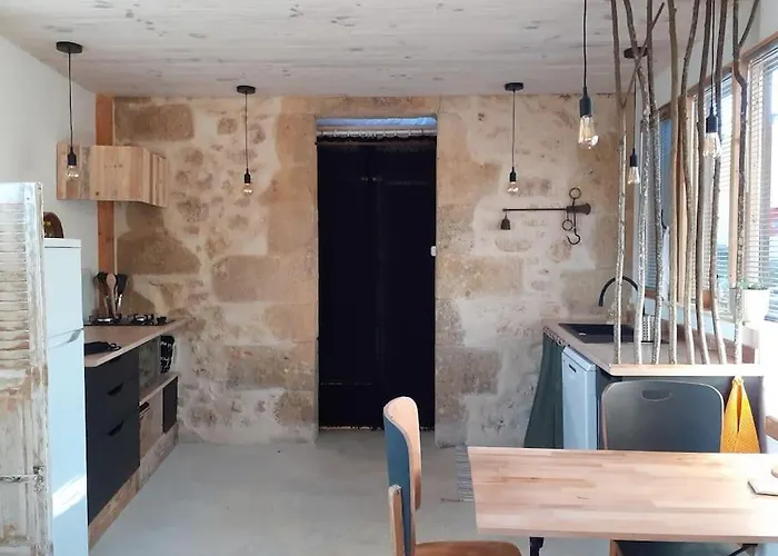 Le De La De L'oiseau Couze-et-Saint-Front