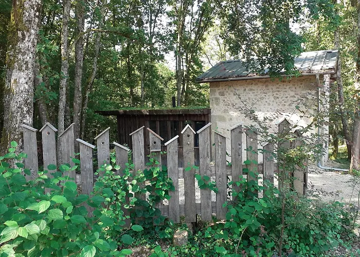 Le De La De L'oiseau * Couze-et-Saint-Front